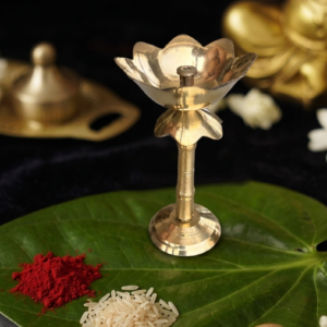 Brass Kamal Stand 4 Inch